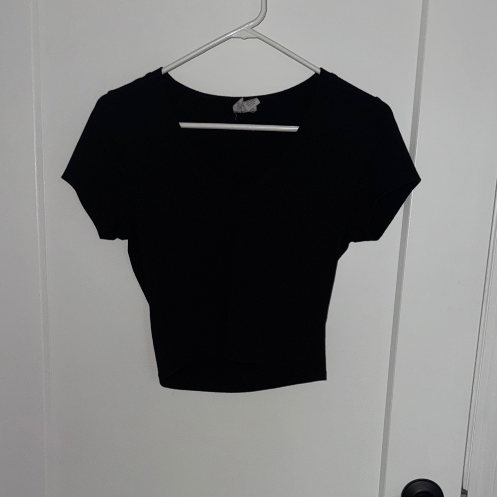 Tilly's Black Short Sleeve